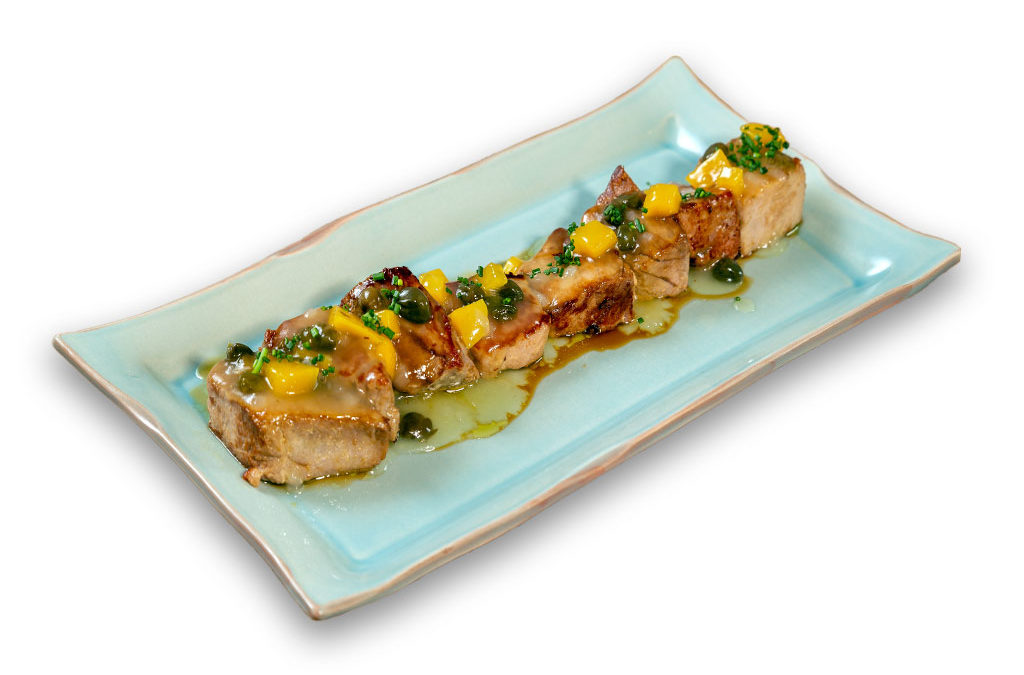 Atún en salsa de mojito con mango y alcaparras