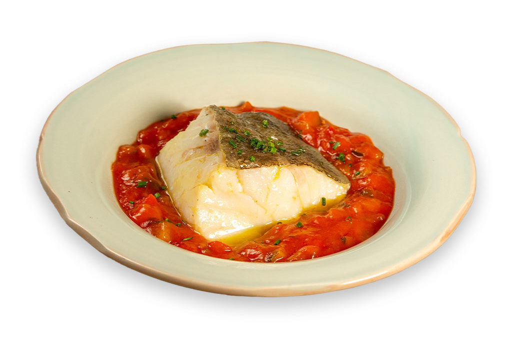 Lomo de bacalao confitado sobre pisto cordobés