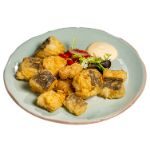 Bacalao frito con ensalada de pimientos del piquillo E Codigo