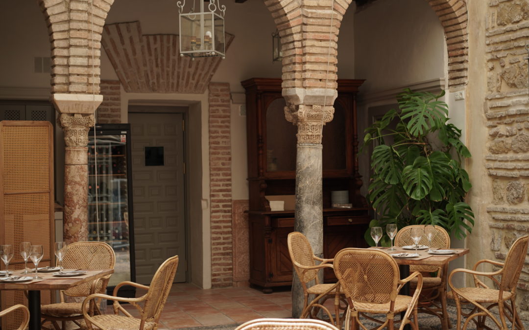 El patio de Bodegas Mezquita Corregidor