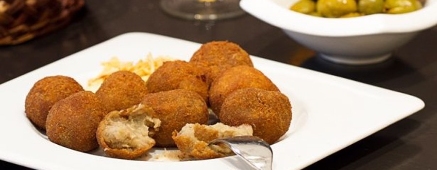 Receta: Croquetas de Boletus y Patata Trufada. Uno de los platos más demandados.
